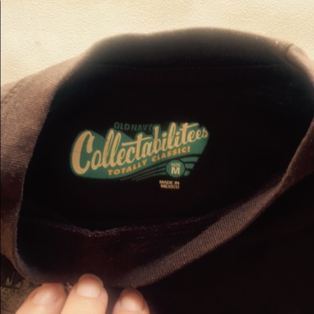 Old Navy Collectabilitees Tom & Jerry Tshirt - Picture 2 of 2